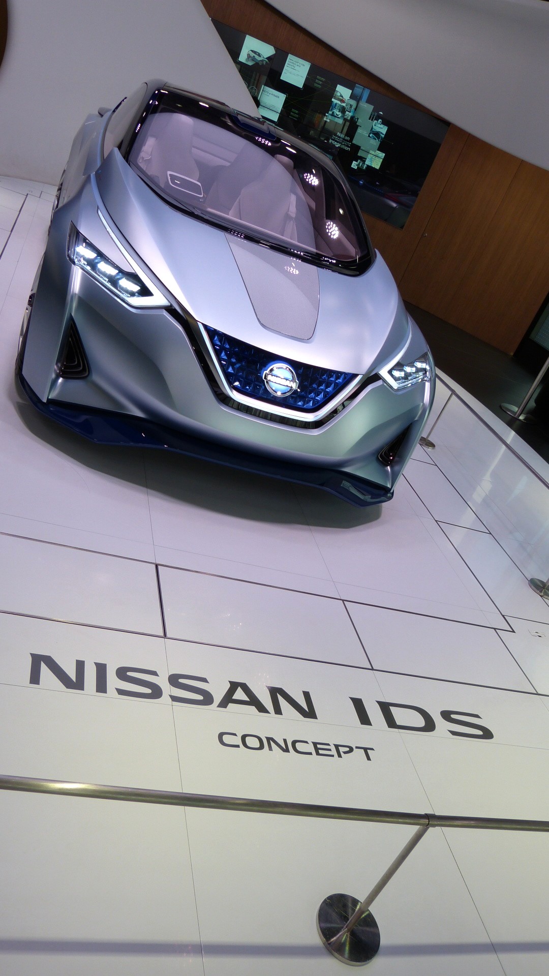Nissan IDS concept in purple